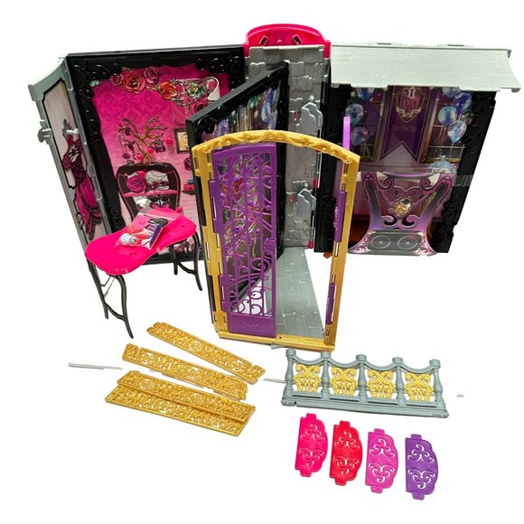 Briar Beauty Ever After High 3 Room Playset Thronecoming Doll and Book Playset - Picture 6 of 16